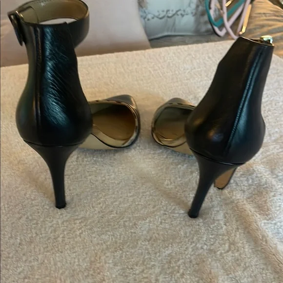 Heels - Picture 4 of 6